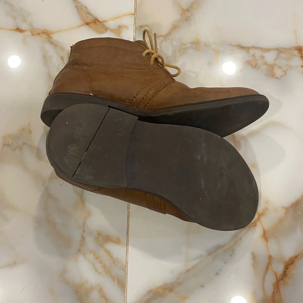 Tommy Hilfiger Tan Leather Chukka Boots
